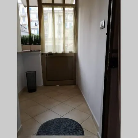 Torino, Bilocale Completo Apartment Turin
